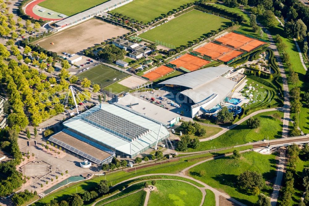 Aerial image Karlsruhe - Ensemble of sports grounds on Europabad and on Europahalle Karlsruhe in the district Suedweststadt in Karlsruhe in the state Baden-Wuerttemberg, Germany