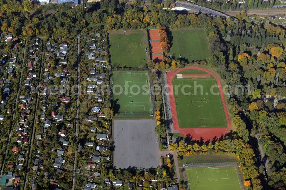 Aerial image Berlin - Ensemble of sports grounds on Fuerstenbrunner Weg in Berlin in Germany