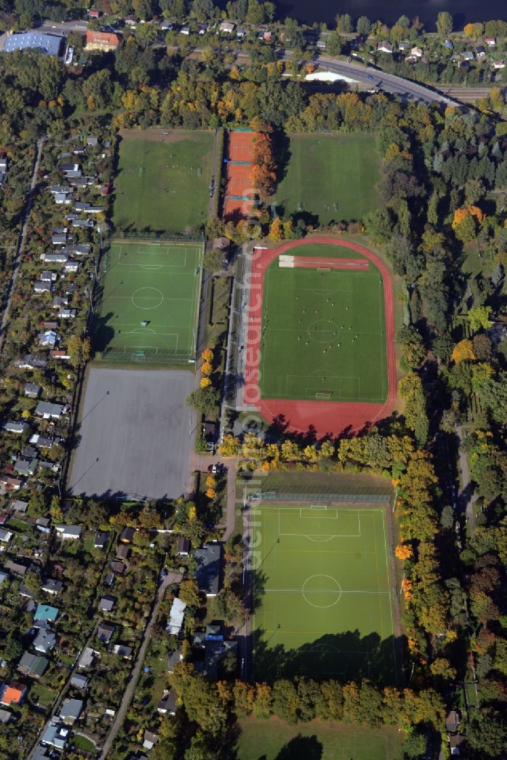 Berlin from the bird's eye view: Ensemble of sports grounds on Fuerstenbrunner Weg in Berlin in Germany