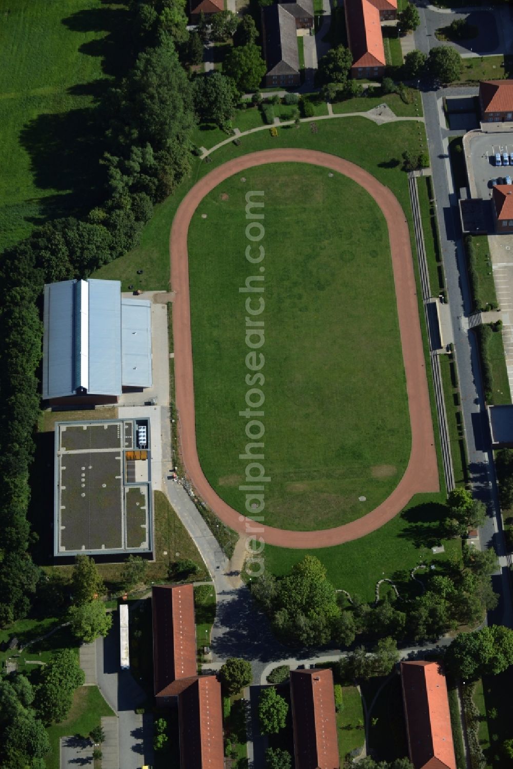 Güstrow from the bird's eye view: Ensemble of sports grounds of the Fachhochschule fuer oeffentliche Verwaltung, Polizei und Rechtspflege in Guestrow in the state Mecklenburg - Western Pomerania