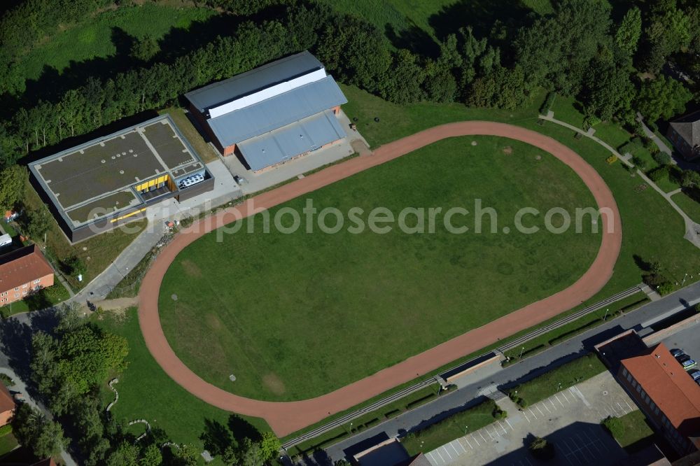 Aerial image Güstrow - Ensemble of sports grounds of the Fachhochschule fuer oeffentliche Verwaltung, Polizei und Rechtspflege in Guestrow in the state Mecklenburg - Western Pomerania