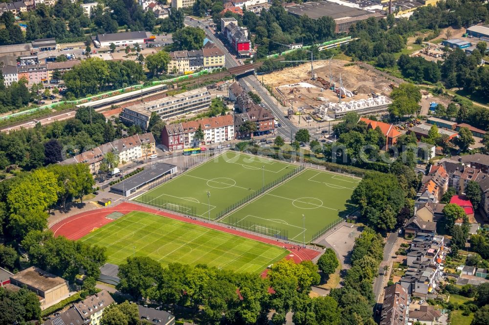 Aerial image Essen - Ensemble of sports grounds on Hoevelstrasse - Baeuminghausstrasse in Essen in the state North Rhine-Westphalia, Germany