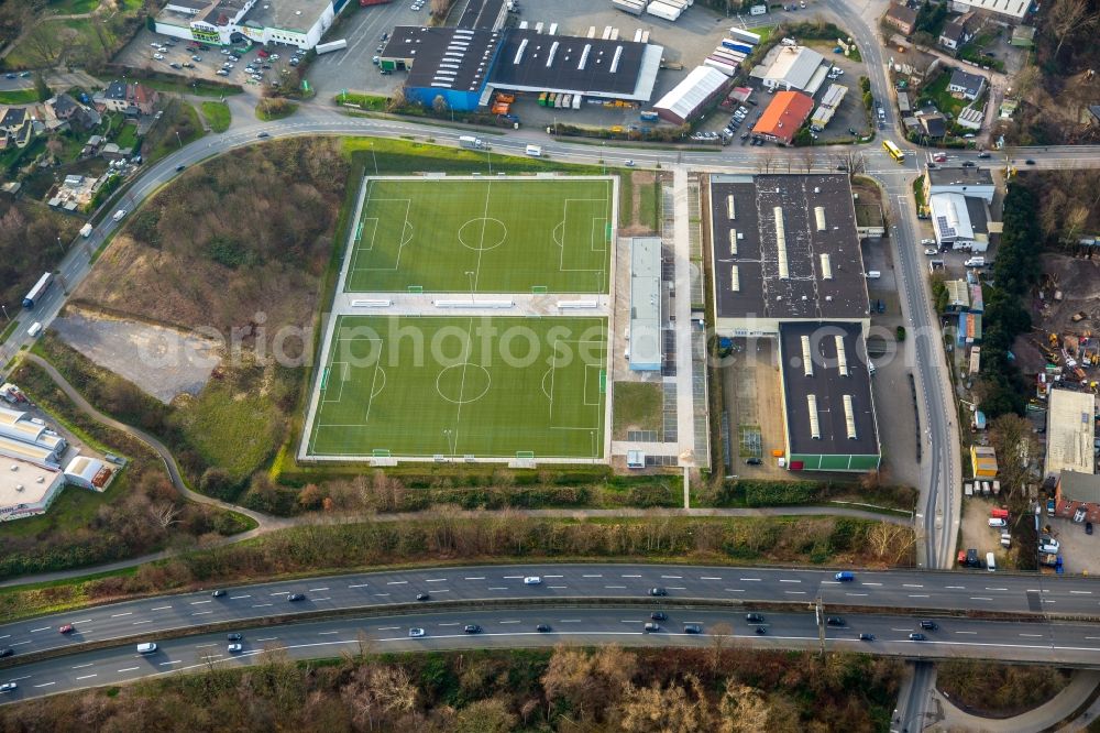 Mülheim an der Ruhr from above - Ensemble of sports grounds Hardenbergstrasse Heissen in Muelheim on the Ruhr in the state North Rhine-Westphalia