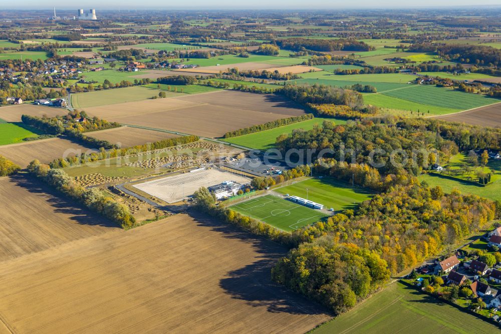 Hamm from above - Ensemble of sports grounds An of Lohschule in Hamm in the state North Rhine-Westphalia, Germany