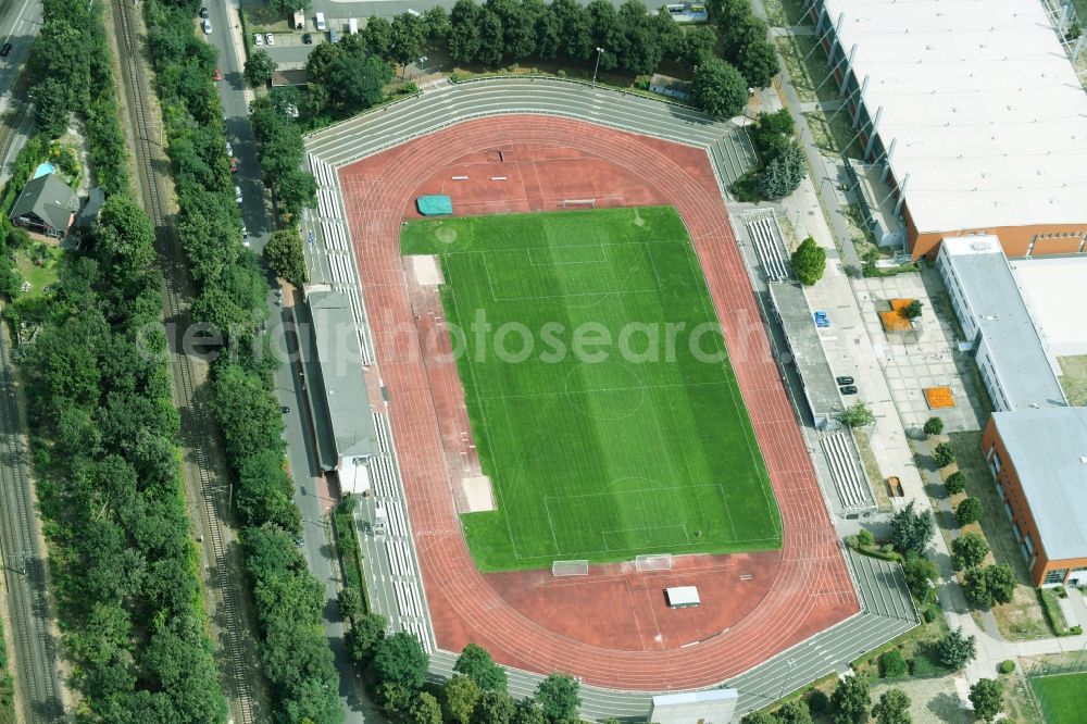 Aerial photograph Potsdam - Ensemble of sports grounds Maerkischer Turnerbund Brandenburg e. V. - MTB on Olympischer Weg in the district Westliche Vorstadt in Potsdam in the state Brandenburg, Germany