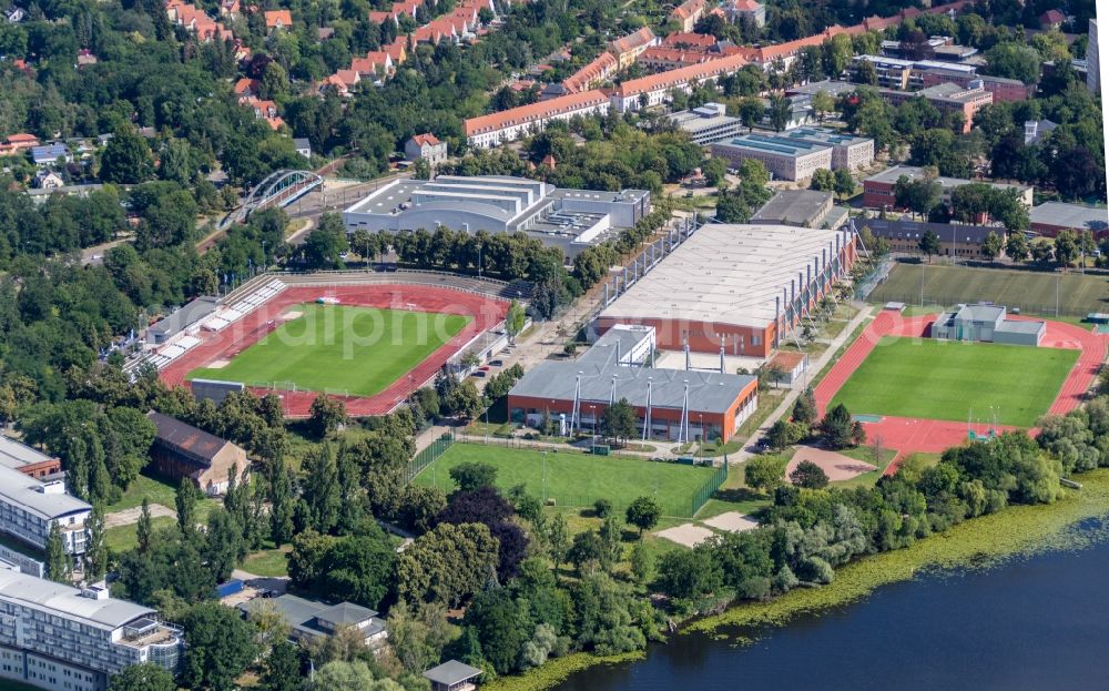 Aerial image Potsdam - Ensemble of sports grounds Maerkischer Turnerbund Brandenburg e. V. - MTB on Olympischer Weg in the district Westliche Vorstadt in Potsdam in the state Brandenburg, Germany