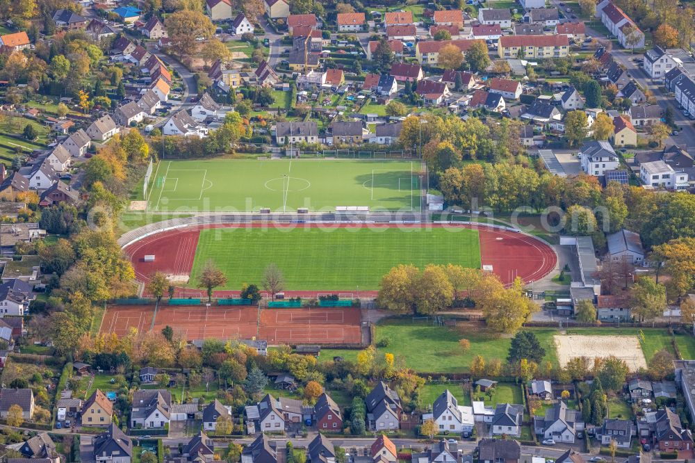 Aerial photograph Bergkamen - Ensemble of sports grounds on Nordberg-Stadion on street Am Stadion in Bergkamen at Ruhrgebiet in the state North Rhine-Westphalia, Germany