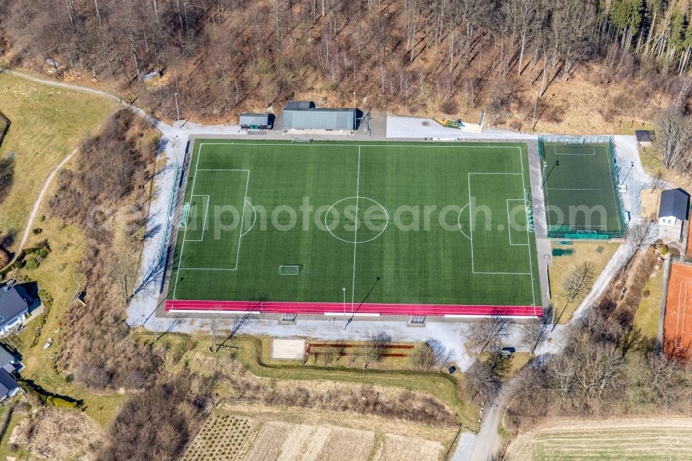 Aerial photograph Ostwig - Ensemble of sports grounds on street Auf dem Schilde in Ostwig at Sauerland in the state North Rhine-Westphalia, Germany