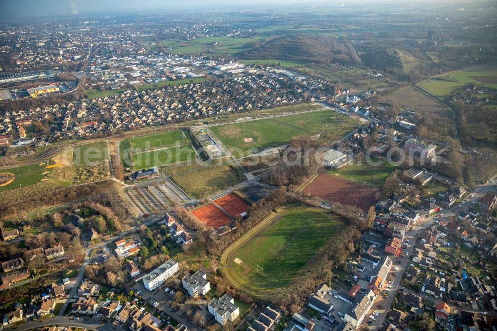 Hamm from the bird's eye view: Ensemble of sports grounds on Schachtstrasse on Lippepark Honm - Schacht Franz in Hamm in the state North Rhine-Westphalia, Germany