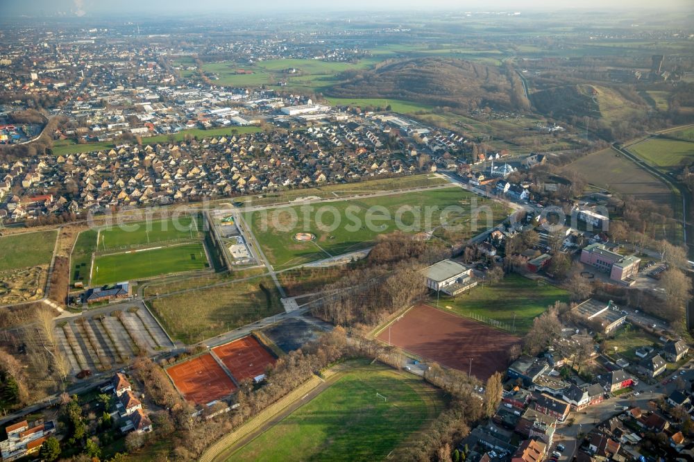 Aerial photograph Hamm - Ensemble of sports grounds on Schachtstrasse on Lippepark Honm - Schacht Franz in Hamm in the state North Rhine-Westphalia, Germany