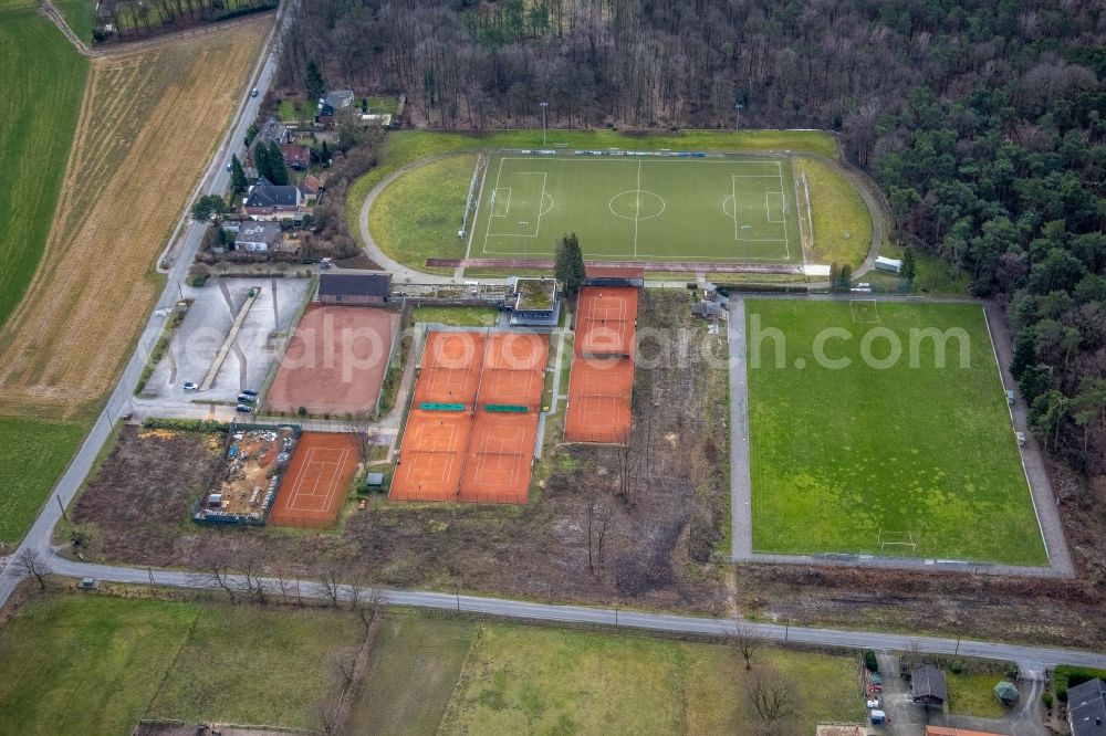 Bottrop from the bird's eye view: Ensemble of sports grounds Am Schleitkonp - Sensenfeld in the district Grafenwald in Bottrop at Ruhrgebiet in the state North Rhine-Westphalia, Germany