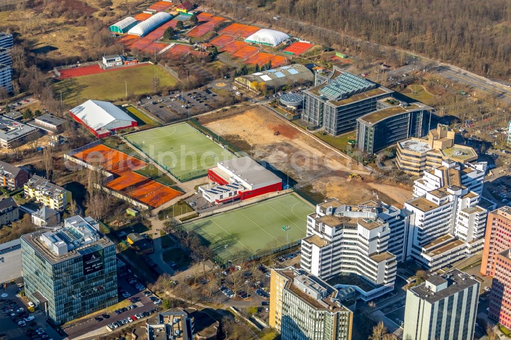 Aerial photograph Düsseldorf - Ensemble of sports grounds Am Seestern in Duesseldorf in the state North Rhine-Westphalia, Germany