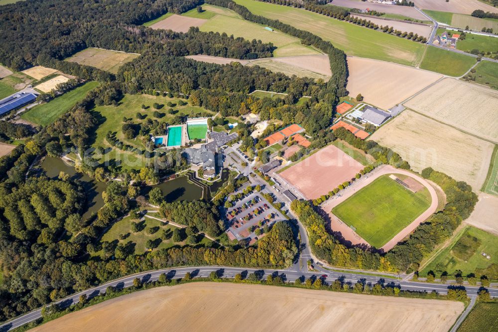 Aerial photograph Pelkum - Ensemble of sports grounds on Selbachpark in Pelkum at Ruhrgebiet in the state North Rhine-Westphalia, Germany