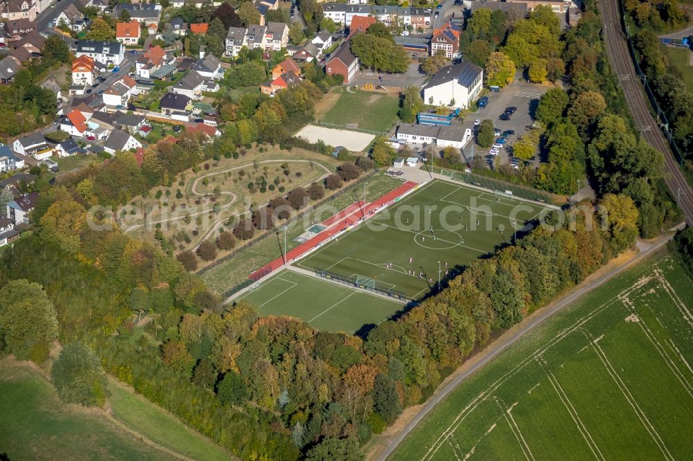 Massen from the bird's eye view: Ensemble of sports grounds Sonnenschule in Massen in the state North Rhine-Westphalia, Germany