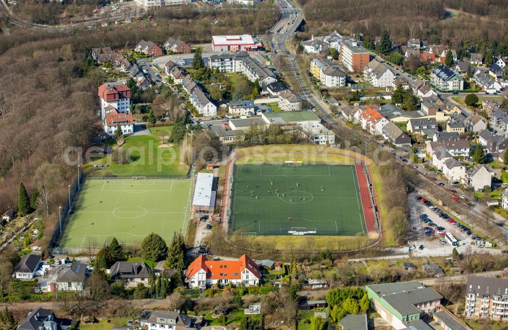 Aerial photograph Velbert - Ensemble of sports grounds of Sportclub Velbert eV on Von-Boettinger-Strasse in Velbert in the state North Rhine-Westphalia, Germany