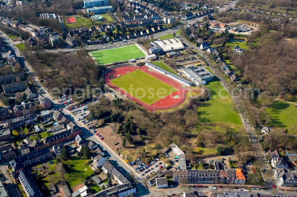 Aerial image Bottrop - Ensemble of sports grounds of sport park Stadtwald GmbH to the indoor pool in Bottrop in North Rhine-Westphalia