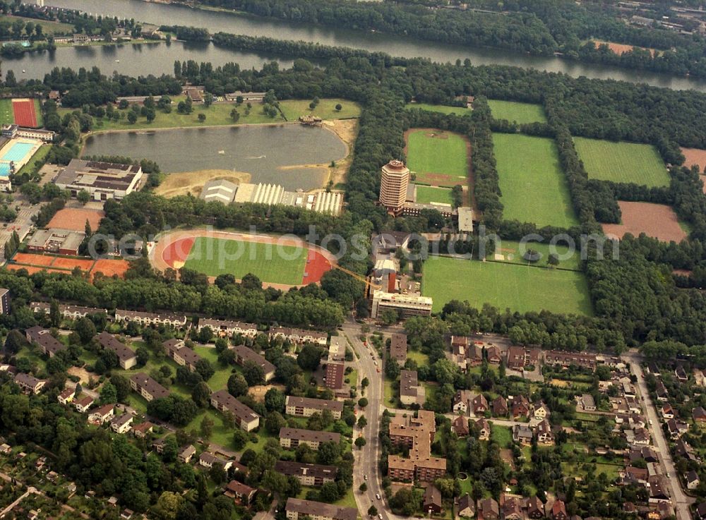 Duisburg from the bird's eye view: Ensemble of sports grounds Sportpark Wedau in Duisburg in the state North Rhine-Westphalia