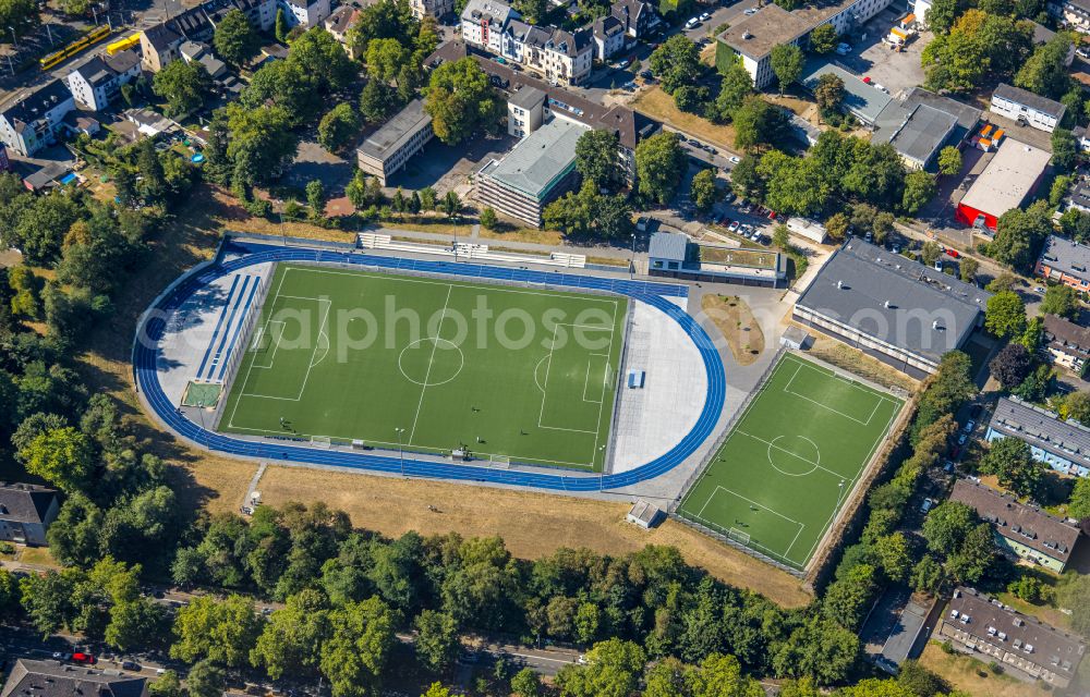 Aerial image Essen - Ensemble of sports grounds Sportplatz Prinzenstrasse on street Prinzenstrasse in Essen at Ruhrgebiet in the state North Rhine-Westphalia, Germany