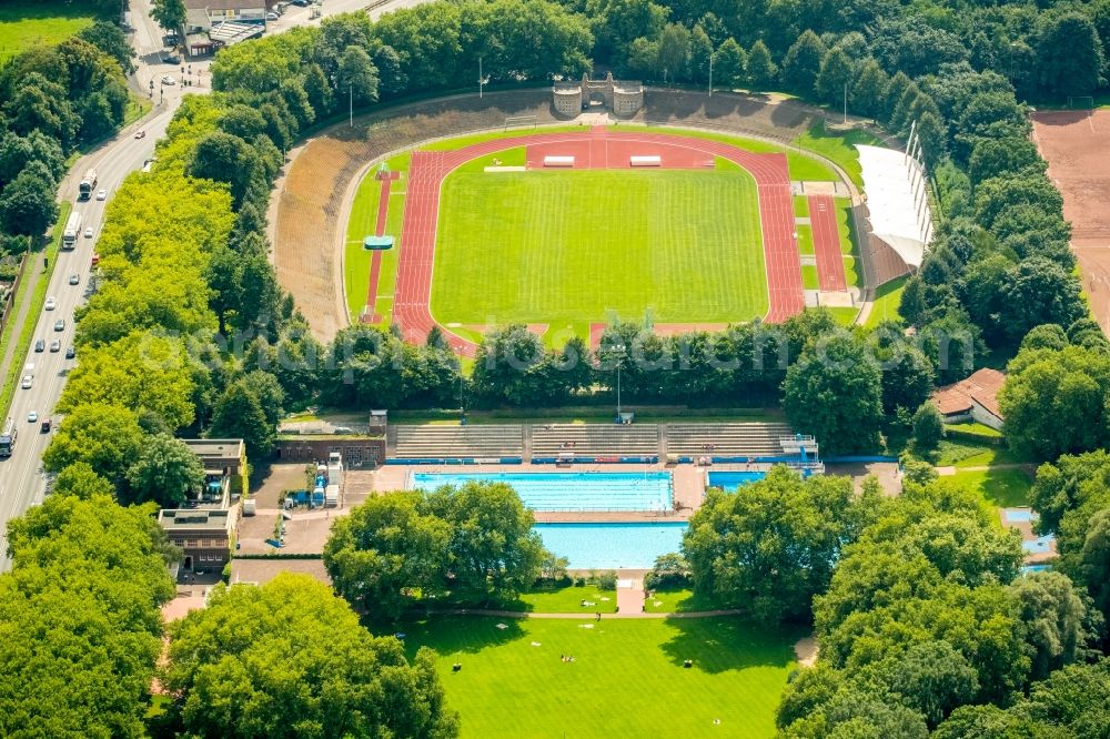 Gladbeck from above - Ensemble of sports grounds of Sportstadions Vestische Kampfbahn and dem Freibad Gladbeck in Gladbeck in the state North Rhine-Westphalia, Germany