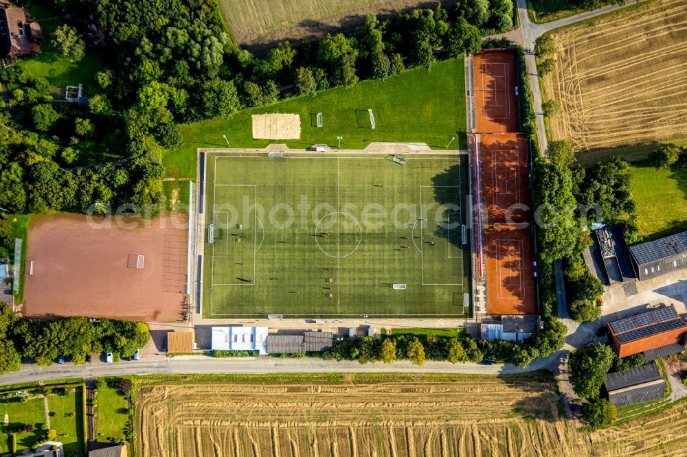 Aerial image Vellern - Ensemble of sports grounds of Sportverein 62 Rot-Weiss Vellern e.V. on street Elsterbergweg in Vellern in the state North Rhine-Westphalia, Germany