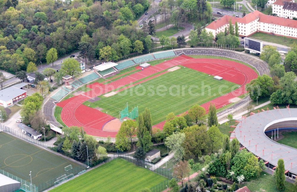 Aerial photograph Cottbus - Ensemble of sports grounds Sportzentrum in Cottbus in the state Brandenburg. Es ist eines der groessten und modernsten Sportanlagen im Land Brandenburg einschl. Radsportanlage