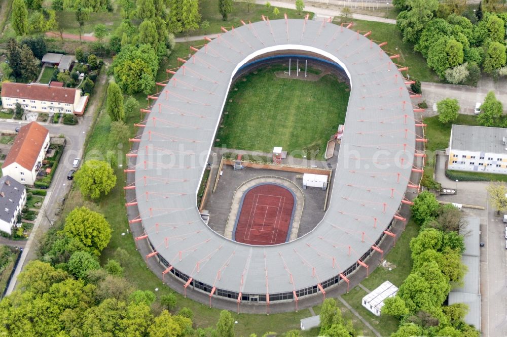 Aerial photograph Cottbus - Ensemble of sports grounds Sportzentrum in Cottbus in the state Brandenburg. Es ist eines der groessten und modernsten Sportanlagen im Land Brandenburg einschl. Radsportanlage