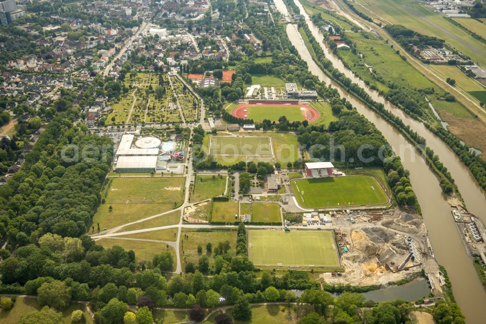 Hamm from the bird's eye view: Ensemble of sports grounds of Sportzentrum Ost on Juergen-Graef-Allee in Hamm in the state North Rhine-Westphalia, Germany