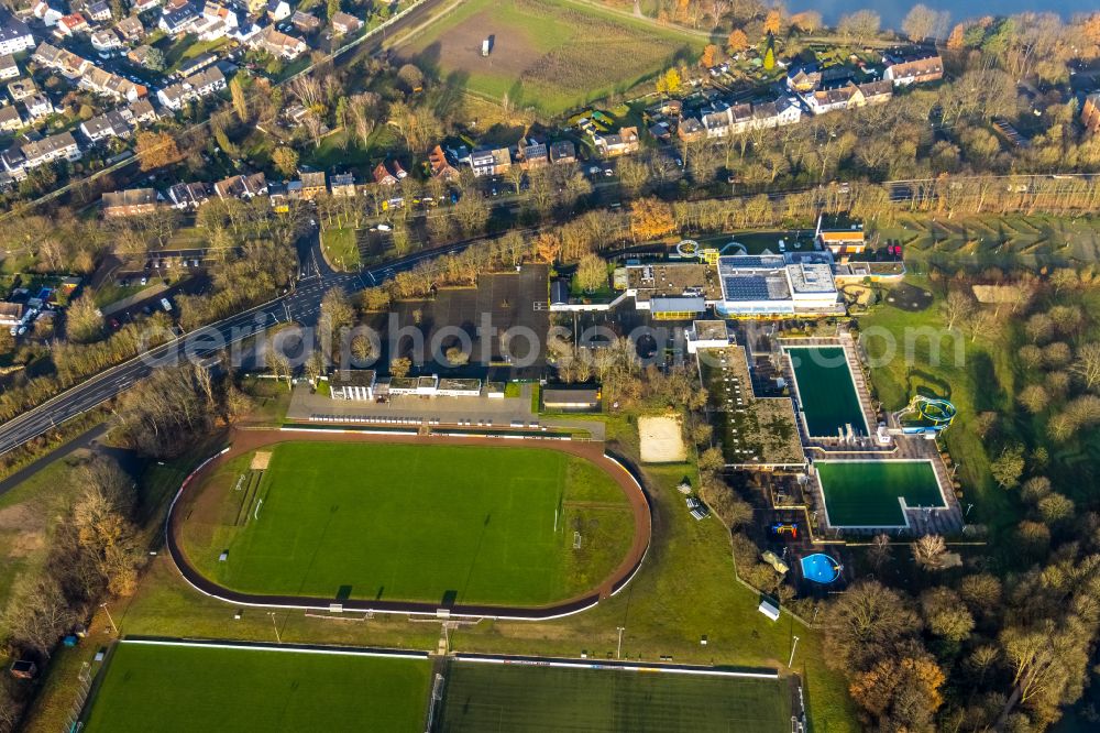 Aerial photograph Haltern am See - Ensemble of sports grounds Stausee- Kampfbahn on place Ernst-August-Schmale-Platz in Haltern am See at Ruhrgebiet in the state North Rhine-Westphalia, Germany