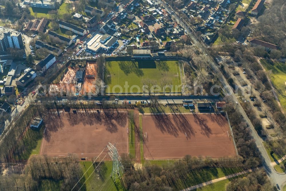 Dinslaken from the bird's eye view: Ensemble of sports grounds on Strasse Zum Fischerbusch in Dinslaken in the state North Rhine-Westphalia, Germany