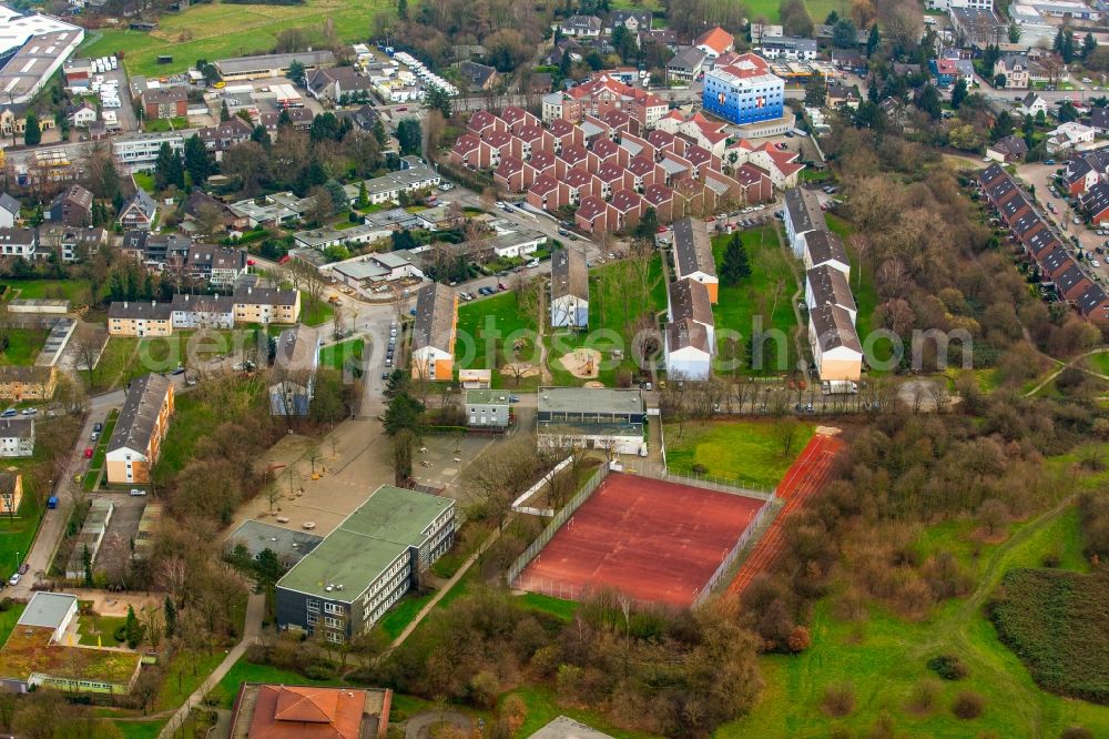 Aerial photograph Mülheim an der Ruhr - Ensemble of sports grounds - Tennisplace on Ernst-Tommes-Strasse in Muelheim on the Ruhr in the state North Rhine-Westphalia