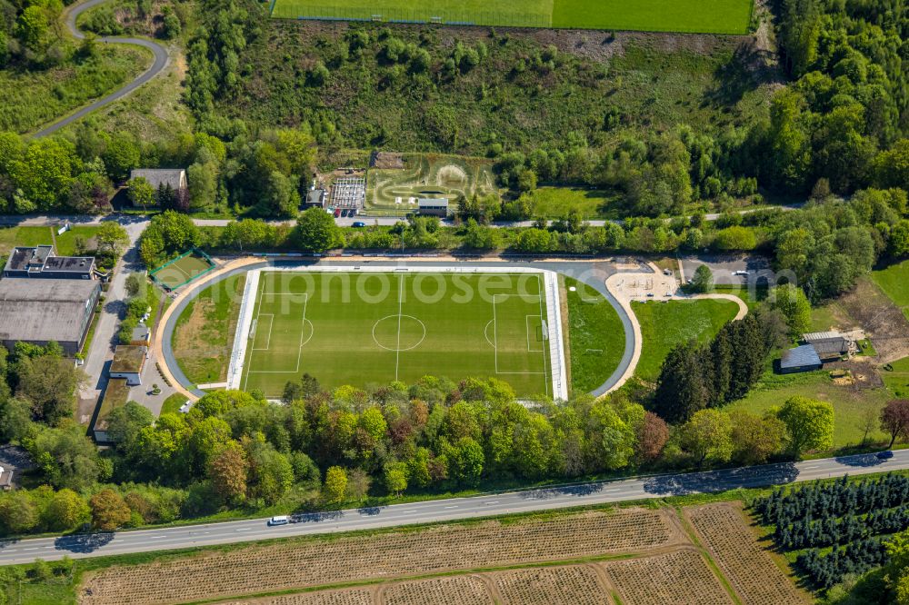 Bestwig from the bird's eye view: Ensemble of sports grounds TURN- UND SPORTVEREIN Velmede-Bestwig 92/07 e.V. in Bestwig at Sauerland in the state North Rhine-Westphalia