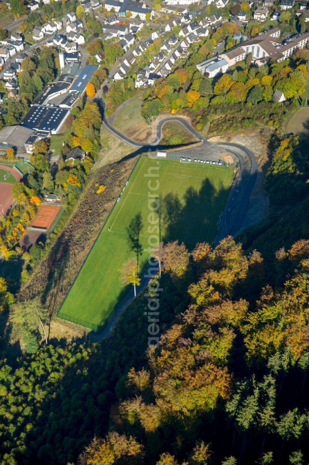 Aerial photograph Bestwig - Ensemble of sports grounds of the Tus Velmede- Bestwig sports club at the Heringhauser street in Bestwig in the state North Rhine-Westphalia