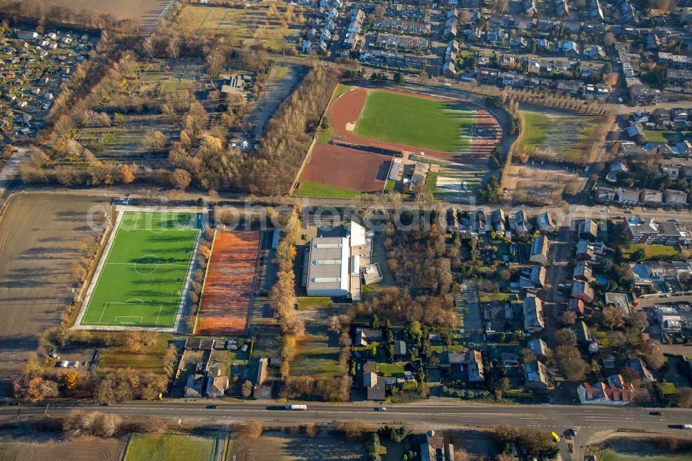 Bottrop from above - Ensemble of sports grounds VfB Kirchhellen 1920 e.V. Loewenfeldstrasse in the district Kirchhellen in Bottrop in the state North Rhine-Westphalia