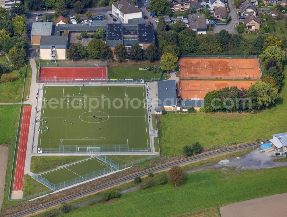 Aerial image Hamm - Ensemble of sports grounds of VfL Mark sports club an der school Mark in Hamm in the state North Rhine-Westphalia