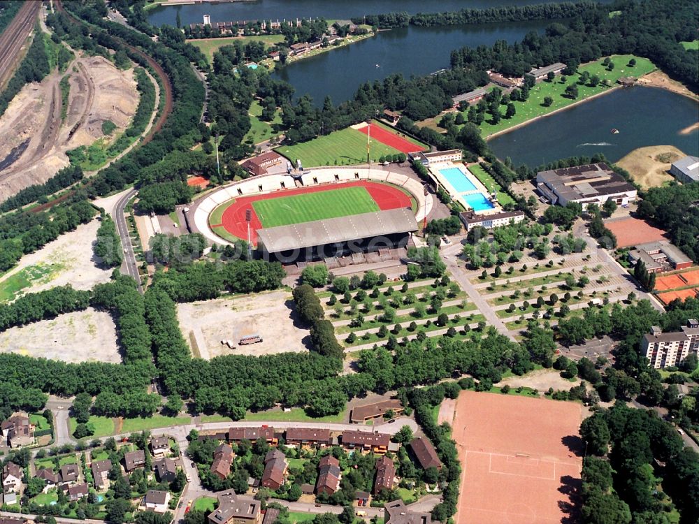 Duisburg from above - Ensemble of sports grounds Wedaustadion in Duisburg in the state North Rhine-Westphalia