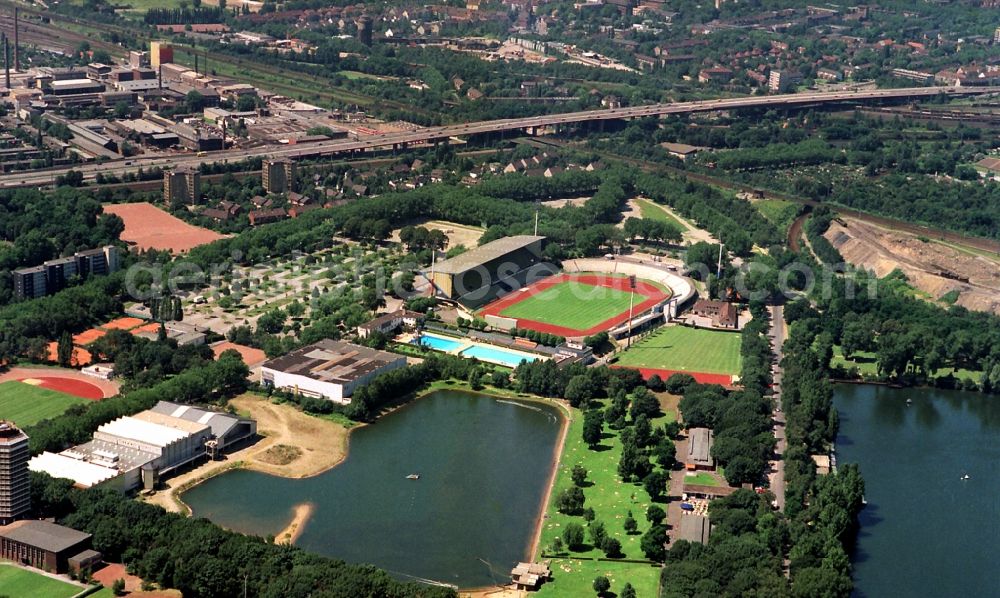 Duisburg from the bird's eye view: Ensemble of sports grounds Wedaustadion in Duisburg in the state North Rhine-Westphalia