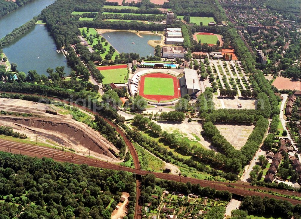 Duisburg from the bird's eye view: Ensemble of sports grounds Wedaustadion in Duisburg in the state North Rhine-Westphalia