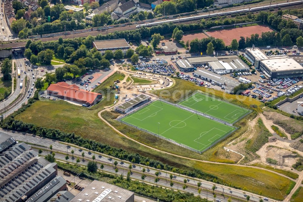 Aerial photograph Essen - Ensemble of sports grounds between Haedenkampstrasse and Berthold-Beitz-Boulevard in Essen in the state North Rhine-Westphalia, Germany