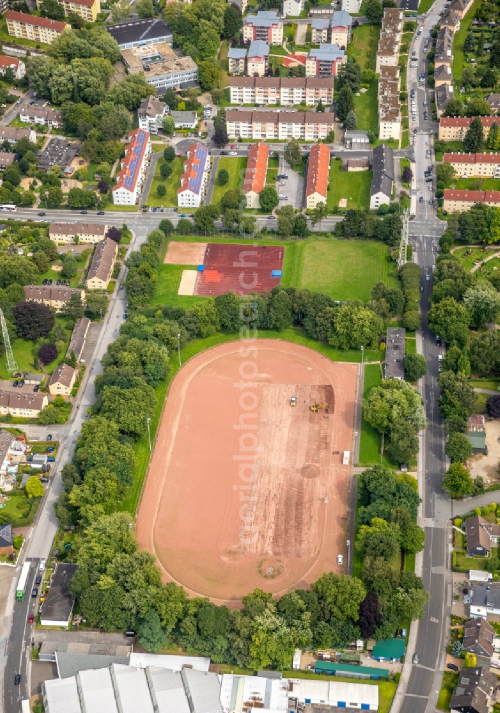 Schwelm from above - Ensemble of sports grounds between Jesinghauser Strasse - Steinwegstrasse - Am Ochsenkonp in Schwelm in the state North Rhine-Westphalia, Germany