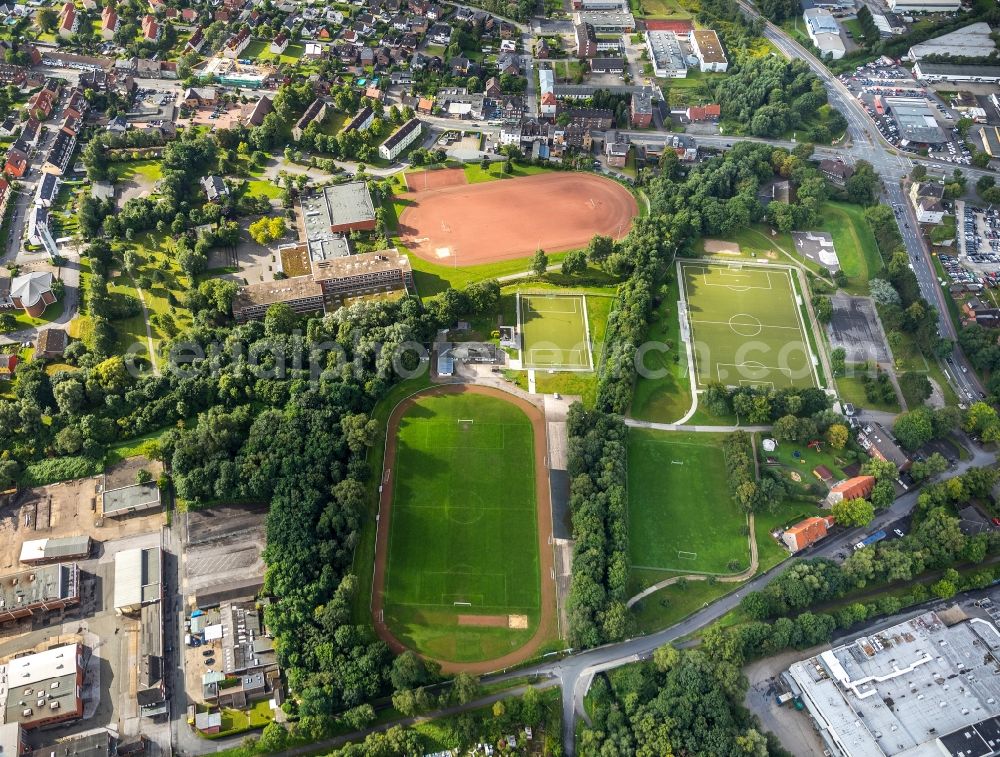 Aerial photograph Hamm - Ensemble of sports grounds between Roemerstrasse - Im Ruenfeld - Bockumer Weg and Herbert-Sandhoff-Weg in Hamm in the state North Rhine-Westphalia, Germany