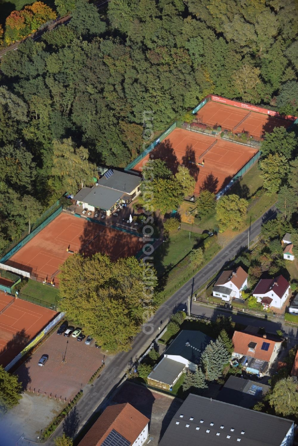 Aerial photograph Neuenhagen - Ensemble of sports grounds in Neuenhagen in the state Brandenburg