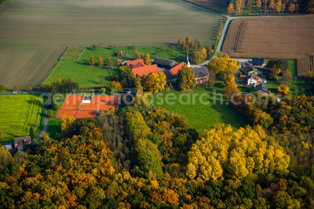 Aerial photograph Hamm - Ensemble of the tennis courts and sports grounds of Tennis Club Geithe and building of the restaurant Schulte-Geithe in Hamm in the state of North Rhine-Westphalia