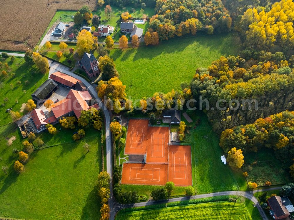 Hamm from above - Ensemble of the tennis courts and sports grounds of Tennis Club Geithe and building of the restaurant Schulte-Geithe in Hamm in the state of North Rhine-Westphalia