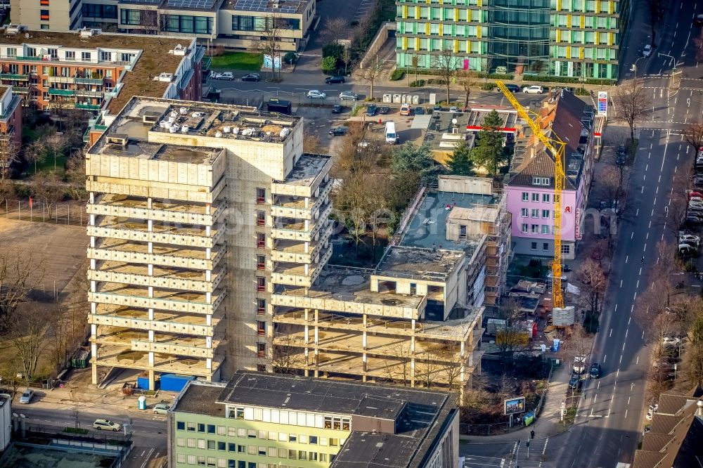 Düsseldorf from above - Demolition area of the highrise on Rolandstrasse and Rossstrasse in Duesseldorf in the state of North Rhine-Westphalia