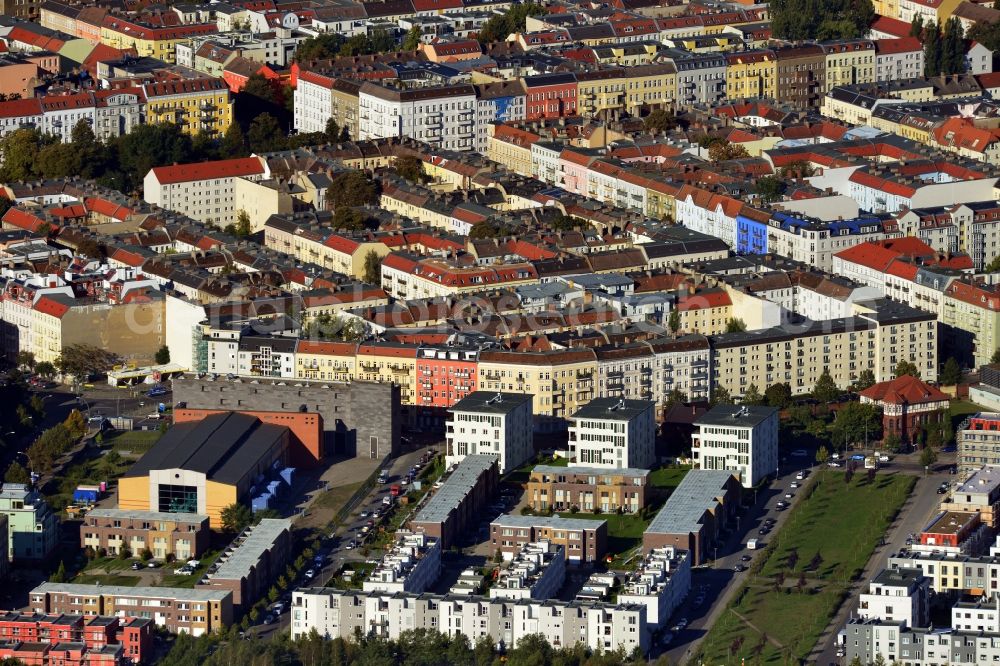 Berlin Friedrichshain from above - Building site of Townhouses in the Eldenaer Viertel on the area of the development zone Alter Schlachthof / Eldenaer Strasse