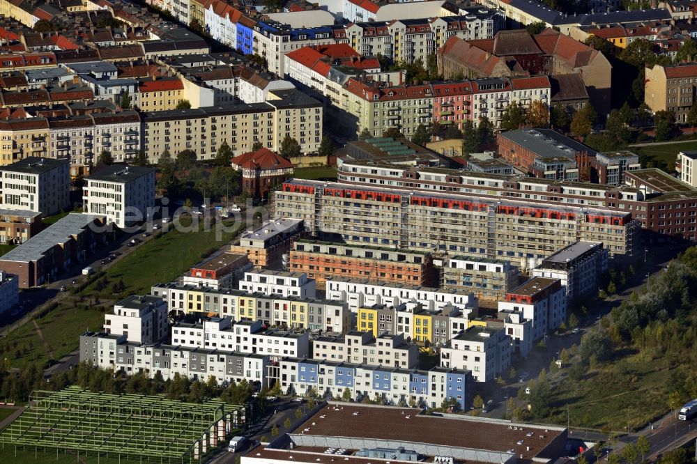 Berlin Friedrichshain from above - Building site of Townhouses in the Eldenaer Viertel on the area of the development zone Alter Schlachthof / Eldenaer Strasse