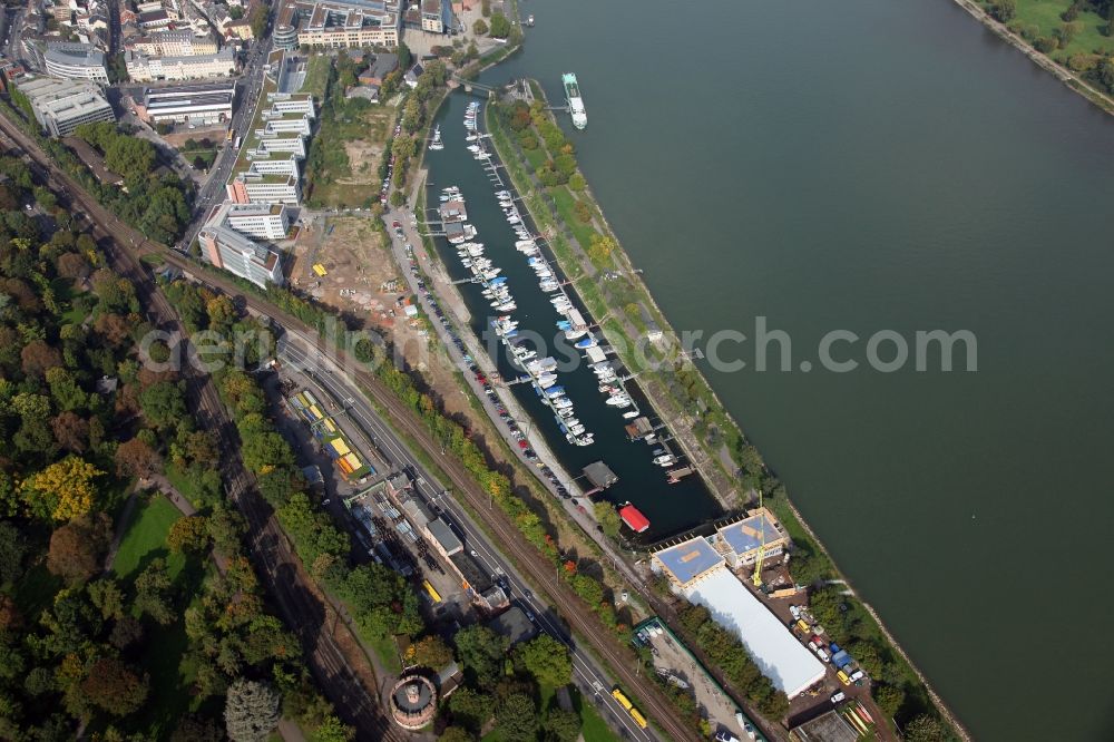 Aerial image Mainz - Development area of the brain area winter harbor on the banks of the River Rhein in Mainz in Rhineland-Palatinate