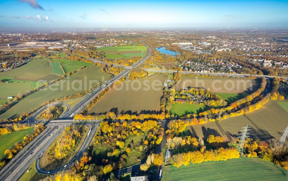 Aerial image Bochum - Development area and building land fallow on higway route exit Querenburg in Bochum in the state North Rhine-Westphalia, Germany