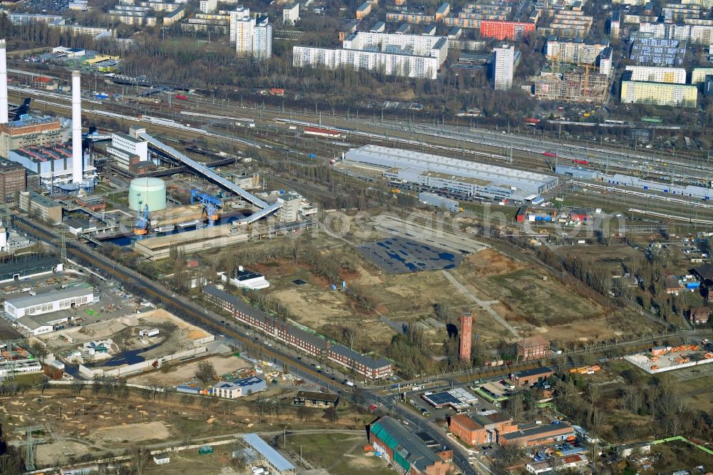 Berlin from the bird's eye view: Development area and building land fallow on Blockdonmweg in the district Rummelsburg in Berlin, Germany