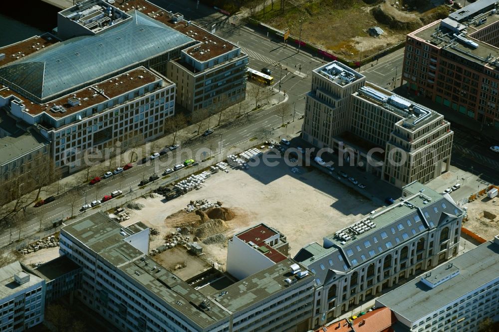 Berlin from the bird's eye view: Development area and building land fallow Breite Strasse corner Scharrenstrasse in the district Mitte in Berlin, Germany